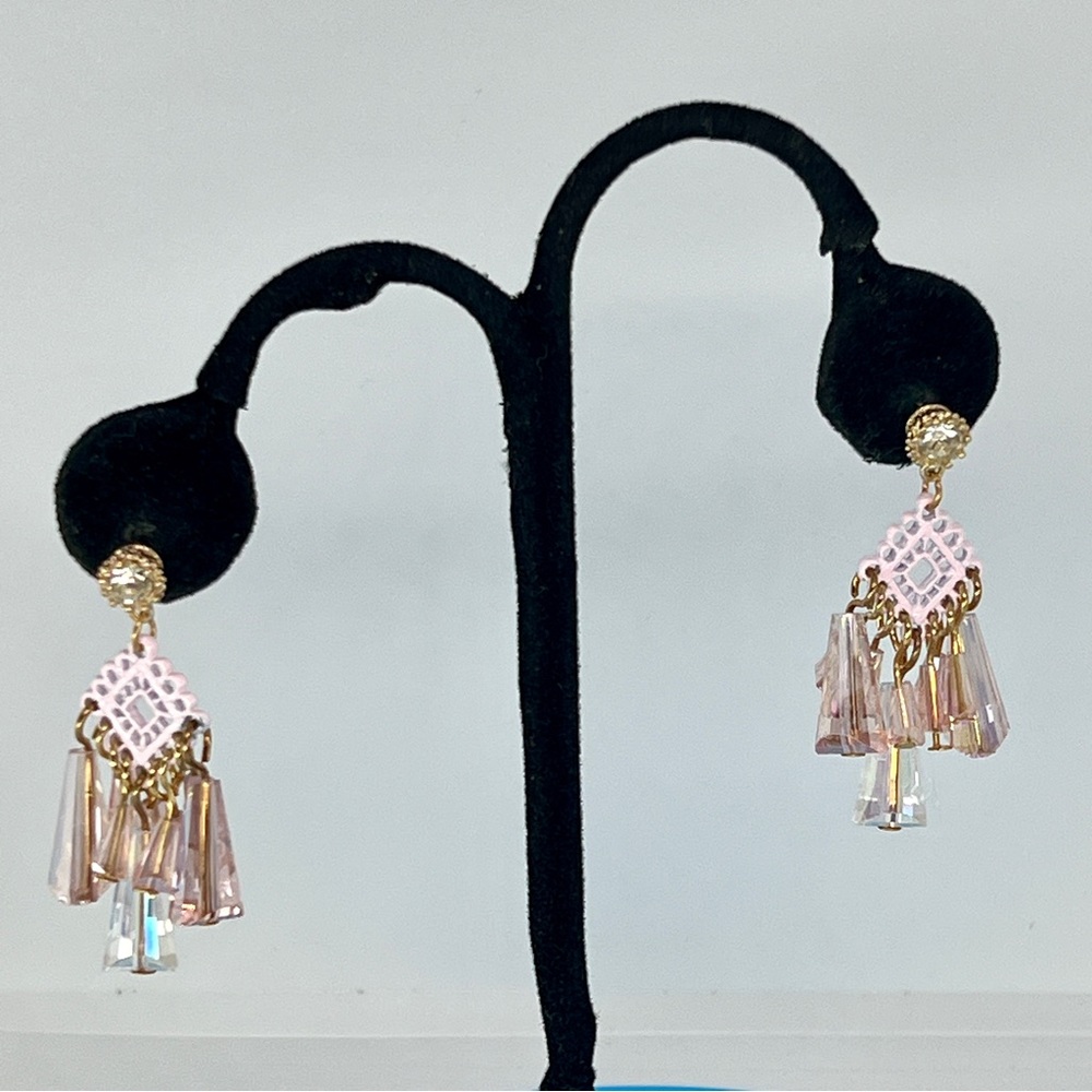 FREE W/ PURCHASE!! Statement earrings